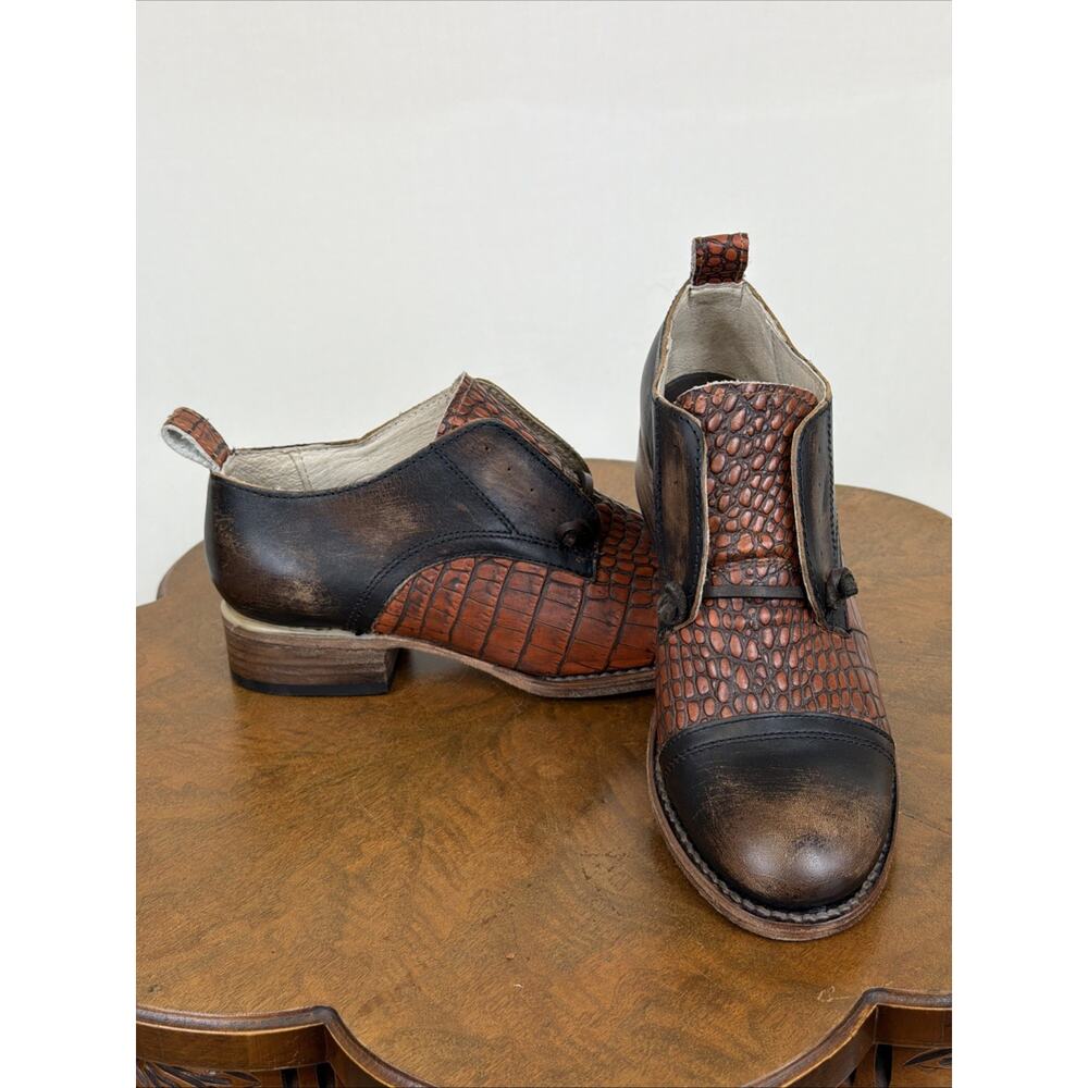 freebird Brown Croc-Embossed Leather Heeled Boots never worn no box